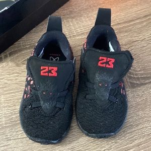 Lebron XVII Nike Sneakers Red/Black Size 6c